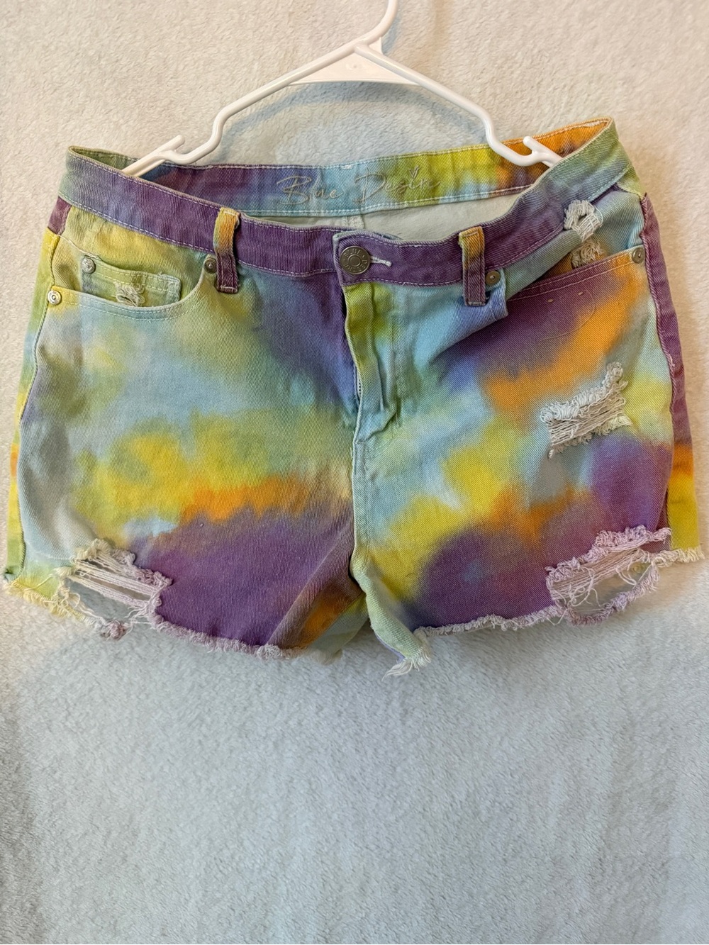 Tie-Dye Distressed Women's Denim Shorts - Multicolor